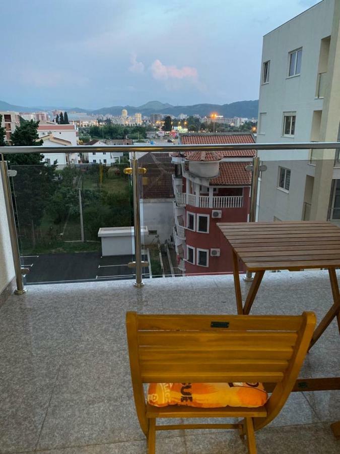 Appartamento Luda Kuca Bar Esterno foto